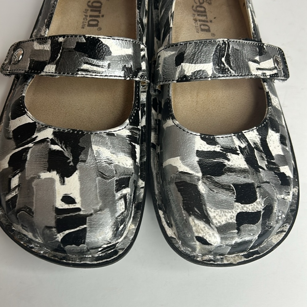 Alegria Feliz Mary Jane Shoes in Painterfly Design - Picture 10 of 14